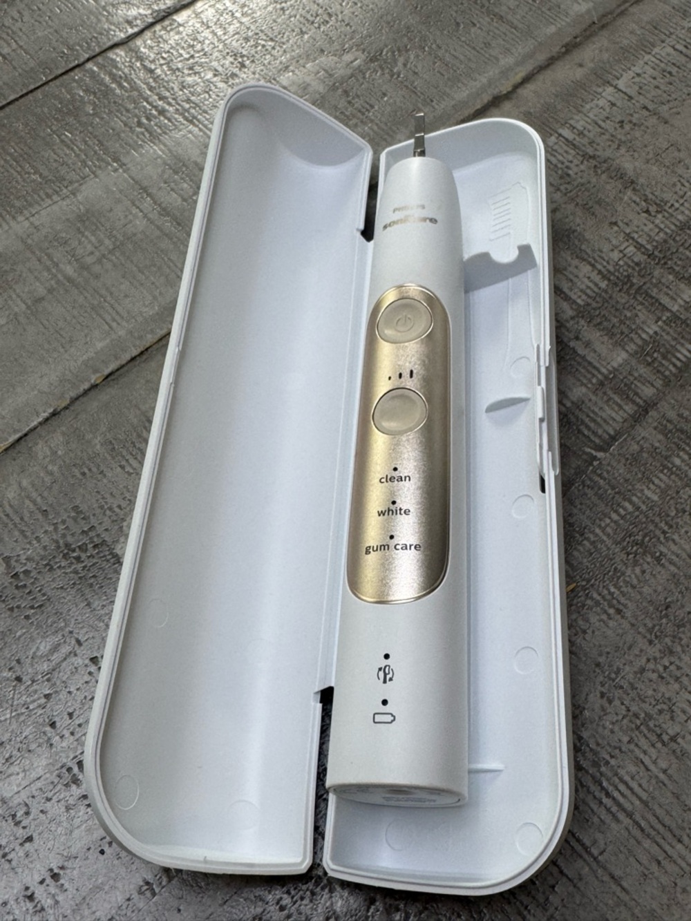 Philips Sonicare Professional Clean Rechargeable Electric Toothbrush White Gold - Picture 7 of 7